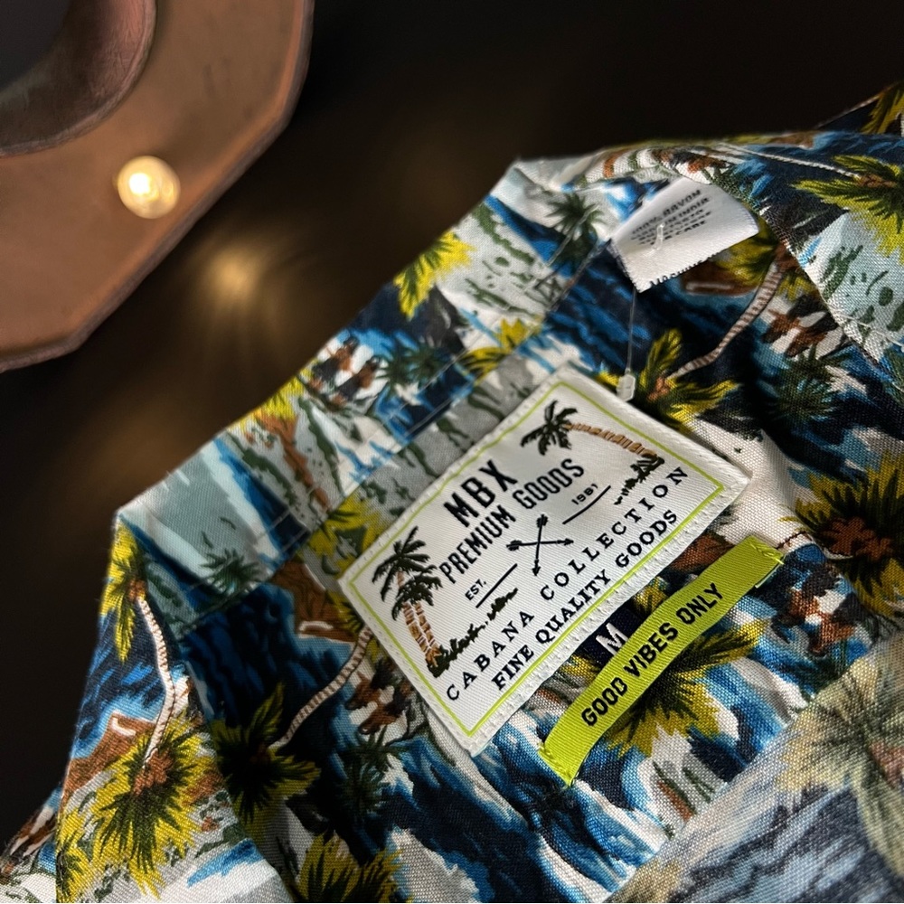 MBX Cabaña collection Palm Tree Print Button Up Camp Shirt M